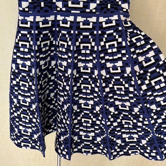 Stunning Parker Kaitlyn Dress in Calypso Combo size XS. - Picture 3 of 7